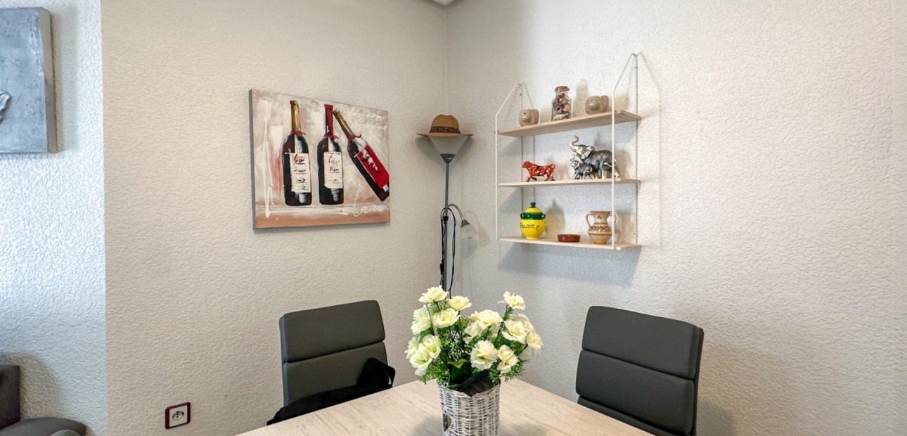 Venta - Apartamento / piso -
Torrevieja - Estacion de autobuses