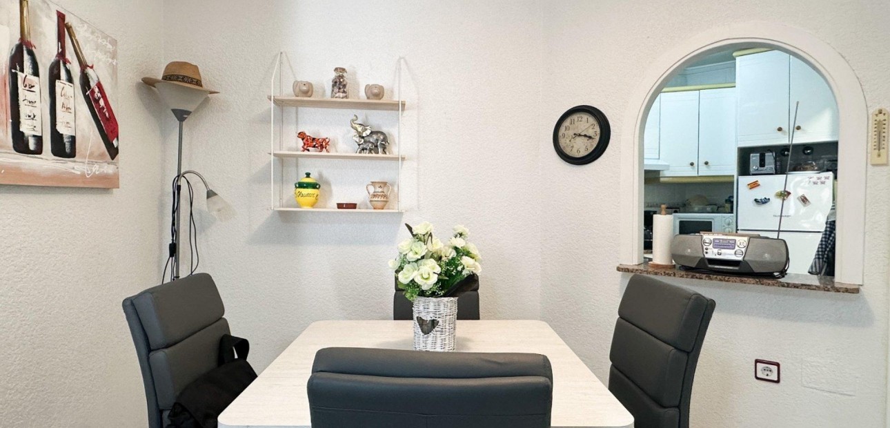 Venta - Apartamento / piso -
Torrevieja - Estacion de autobuses