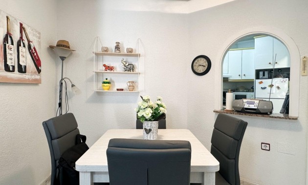 Venta - Apartamento / piso -
Torrevieja - Estacion de autobuses