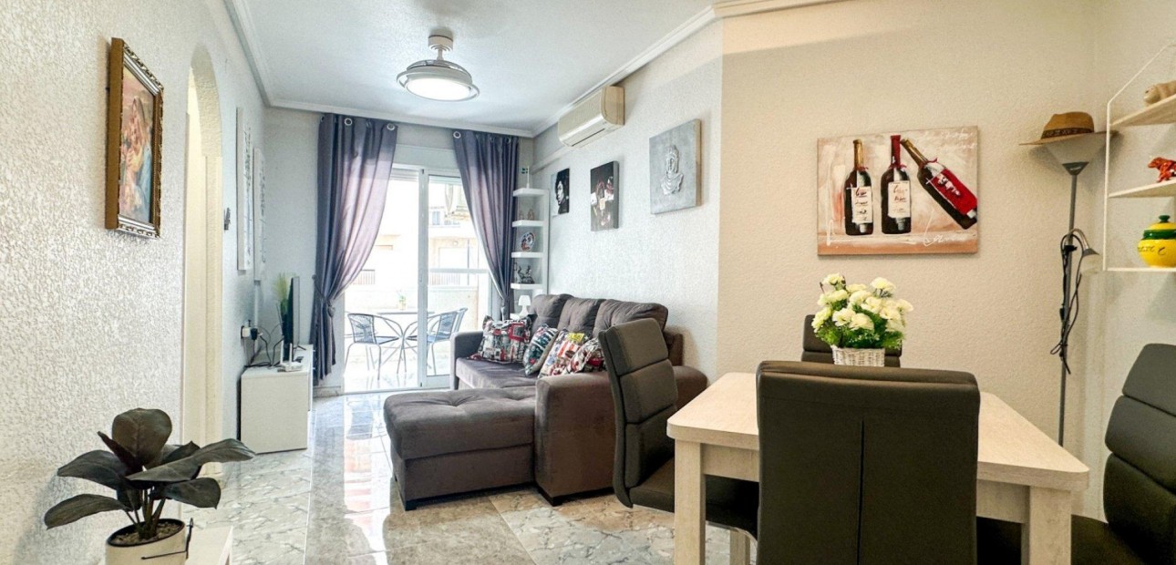 Venta - Apartamento / piso -
Torrevieja - Estacion de autobuses