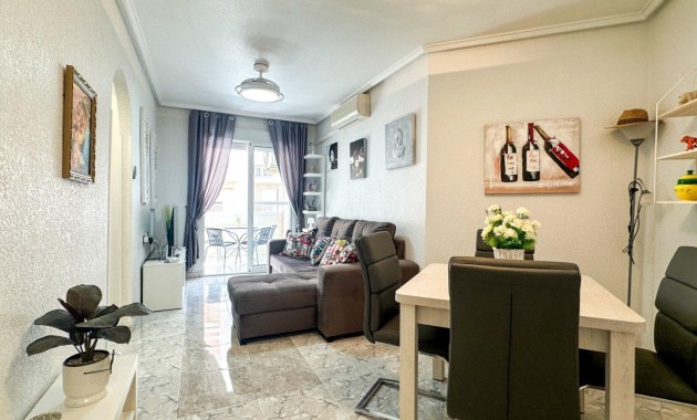 Venta - Apartamento / piso -
Torrevieja - Estacion de autobuses