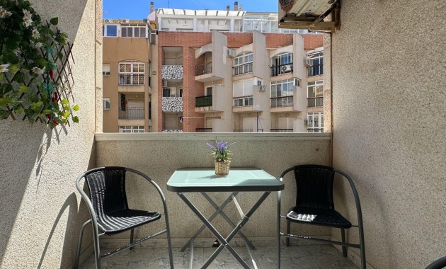 Venta - Apartamento / piso -
Torrevieja - Estacion de autobuses