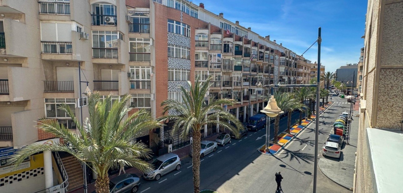 Venta - Apartamento / piso -
Torrevieja - Estacion de autobuses