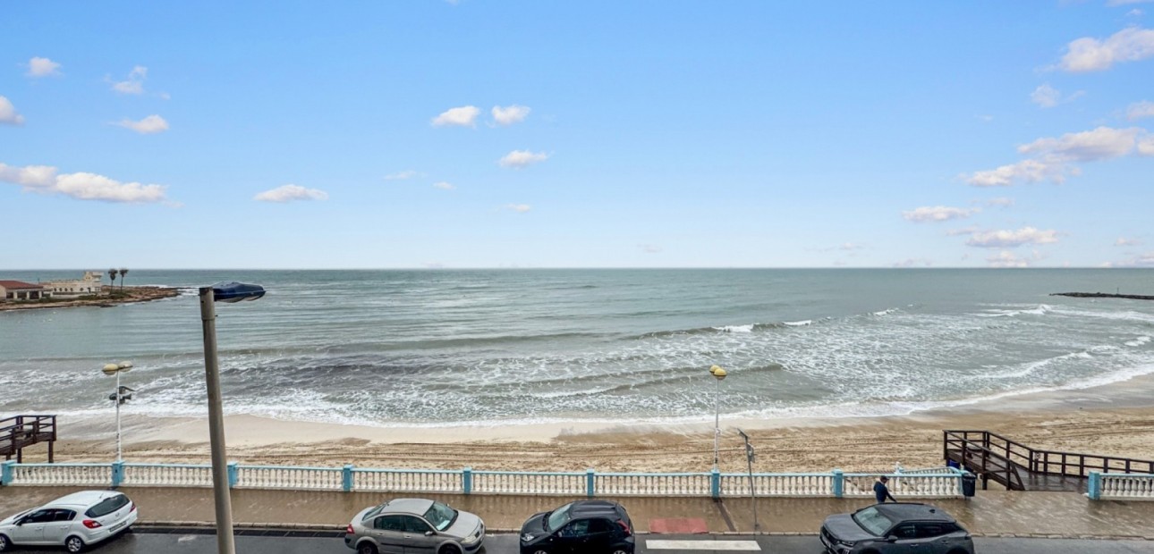 Venta - Apartamento / piso -
Torrevieja - Playa Los Locos