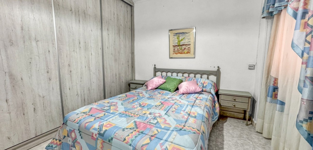 Venta - Apartamento / piso -
Torrevieja - Playa Los Locos