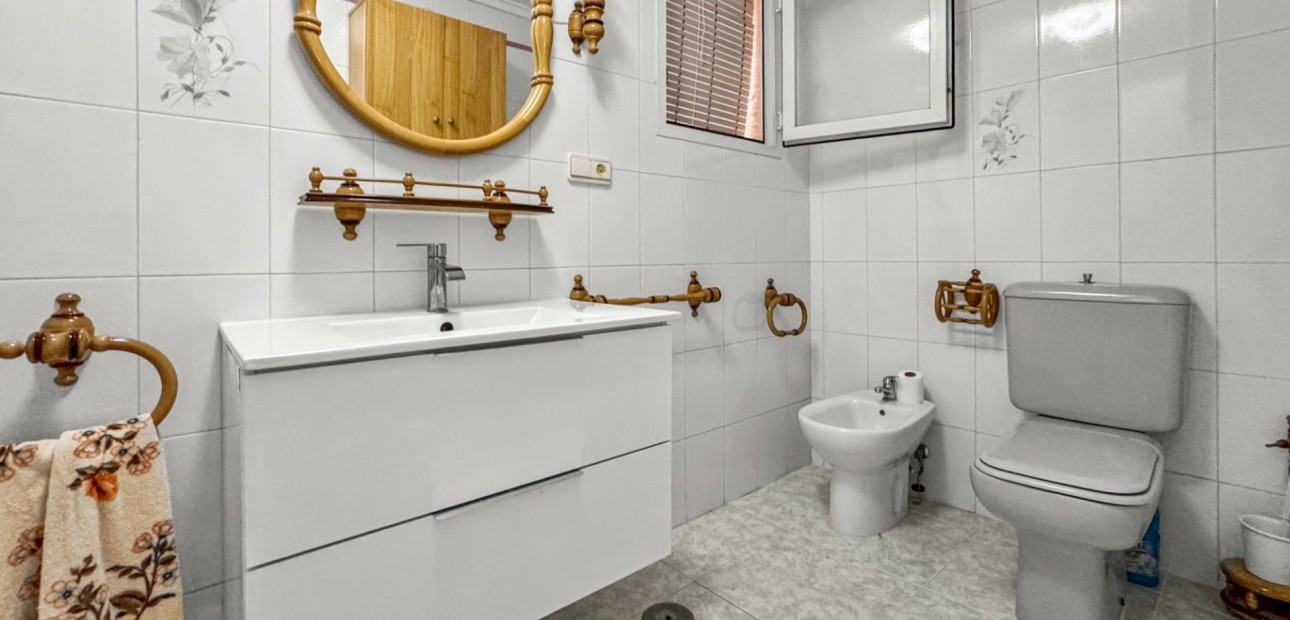 Venta - Apartamento / piso -
Torrevieja - Playa Los Locos