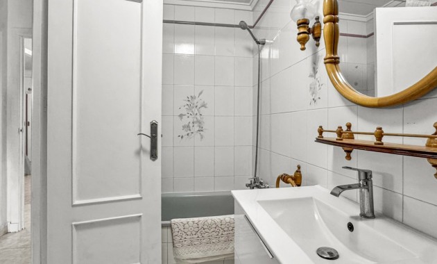 Venta - Apartamento / piso -
Torrevieja - Playa Los Locos