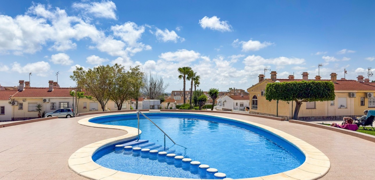 Venta - Adosado -
Ciudad Quesada - Doña Pepa