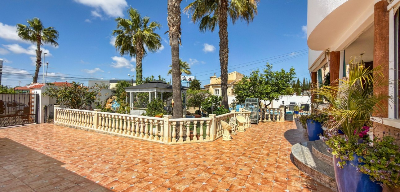 Sale - Detached Villa -
Ciudad Quesada - Ciudad Quesada - Town