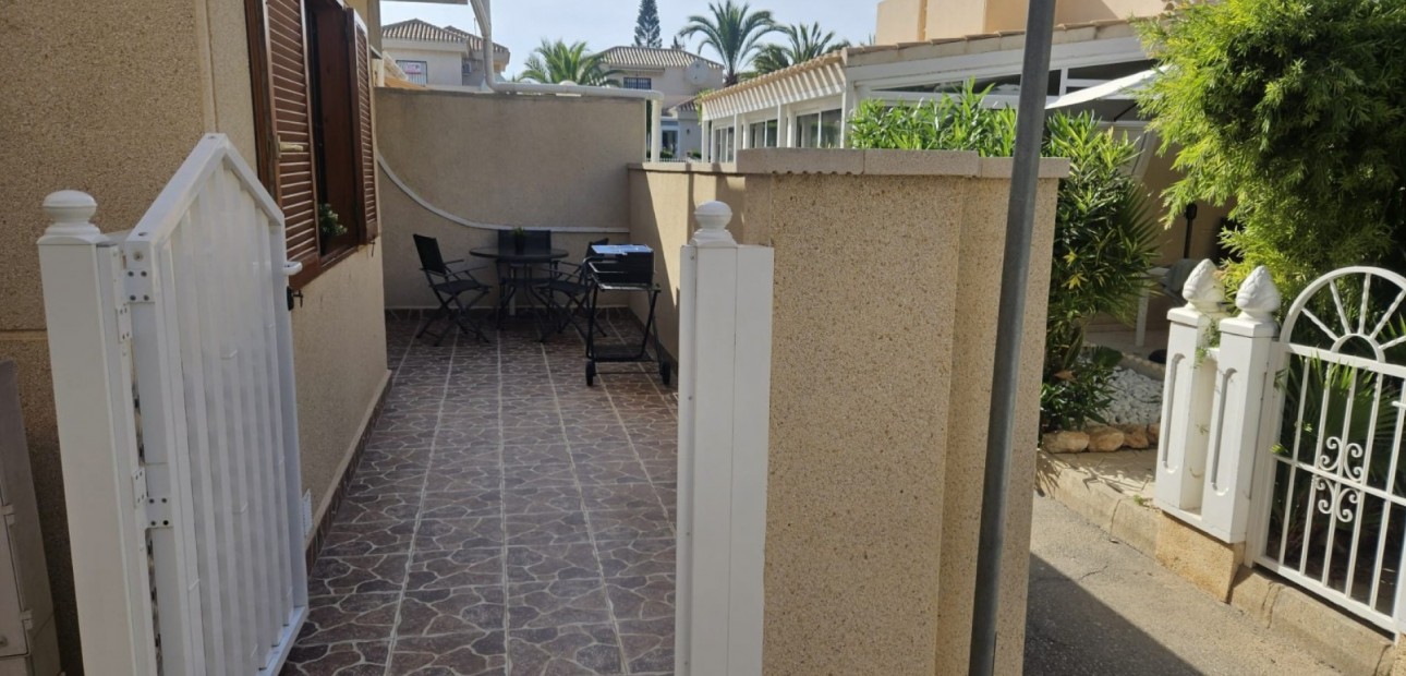 Venta - Apartamento / piso -
Orihuela Costa - Playa Flamenca