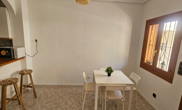 Venta - Apartamento / piso -
Orihuela Costa - Playa Flamenca