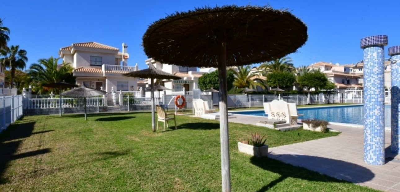 Venta - Apartamento / piso -
Orihuela Costa - Playa Flamenca