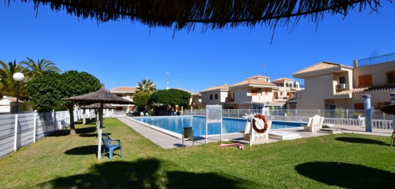 Venta - Apartamento / piso -
Orihuela Costa - Playa Flamenca