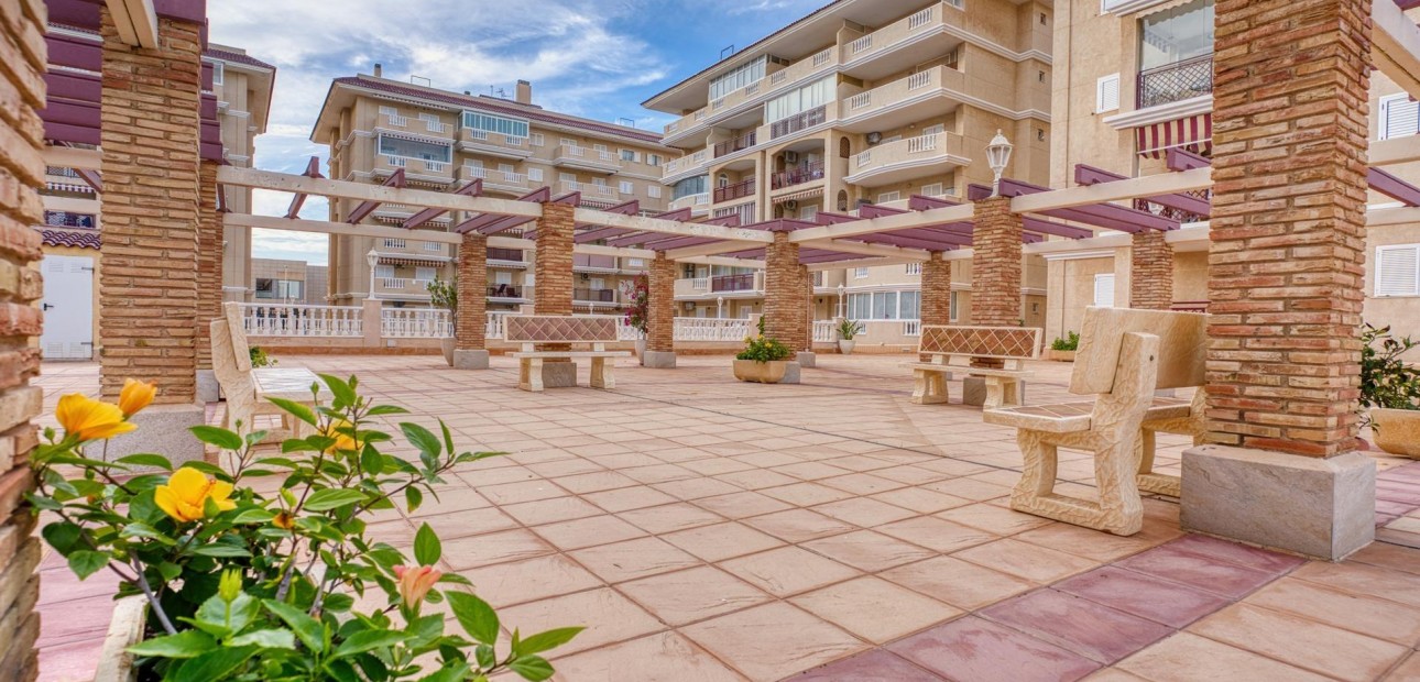 Sale - Apartment / flat -
Torrevieja - Los Europeos