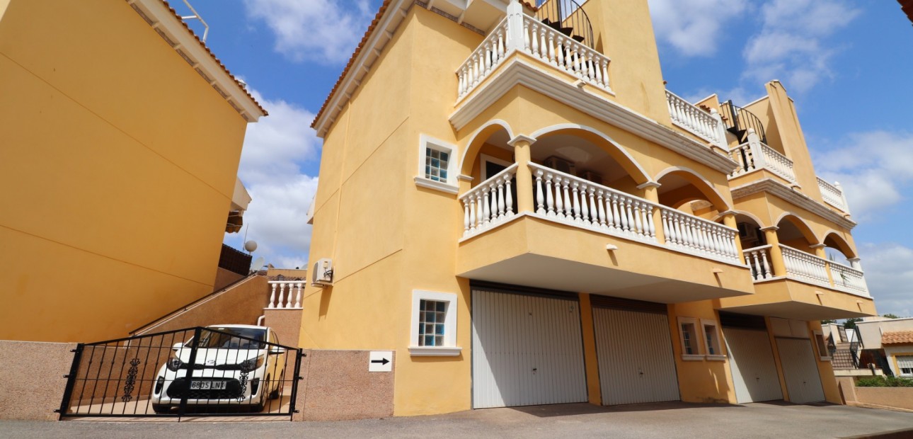 Sale - Townhouse -
Algorfa - La Finca Golf Resort