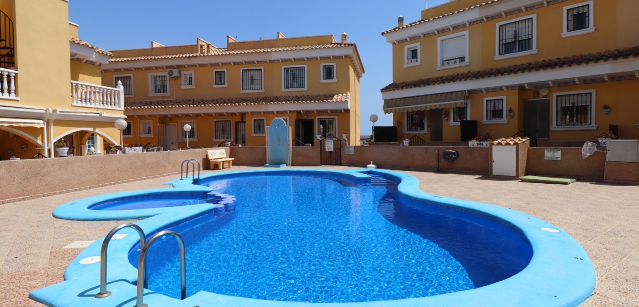 Sale - Townhouse -
Algorfa - La Finca Golf Resort