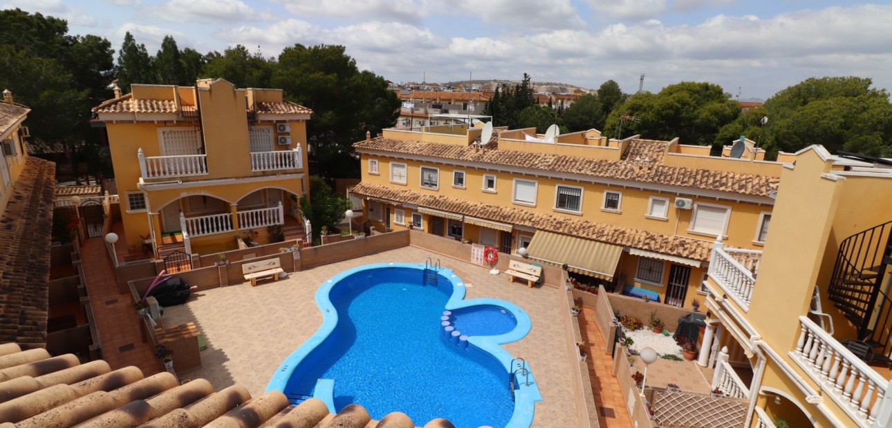 Sale - Townhouse -
Algorfa - La Finca Golf Resort