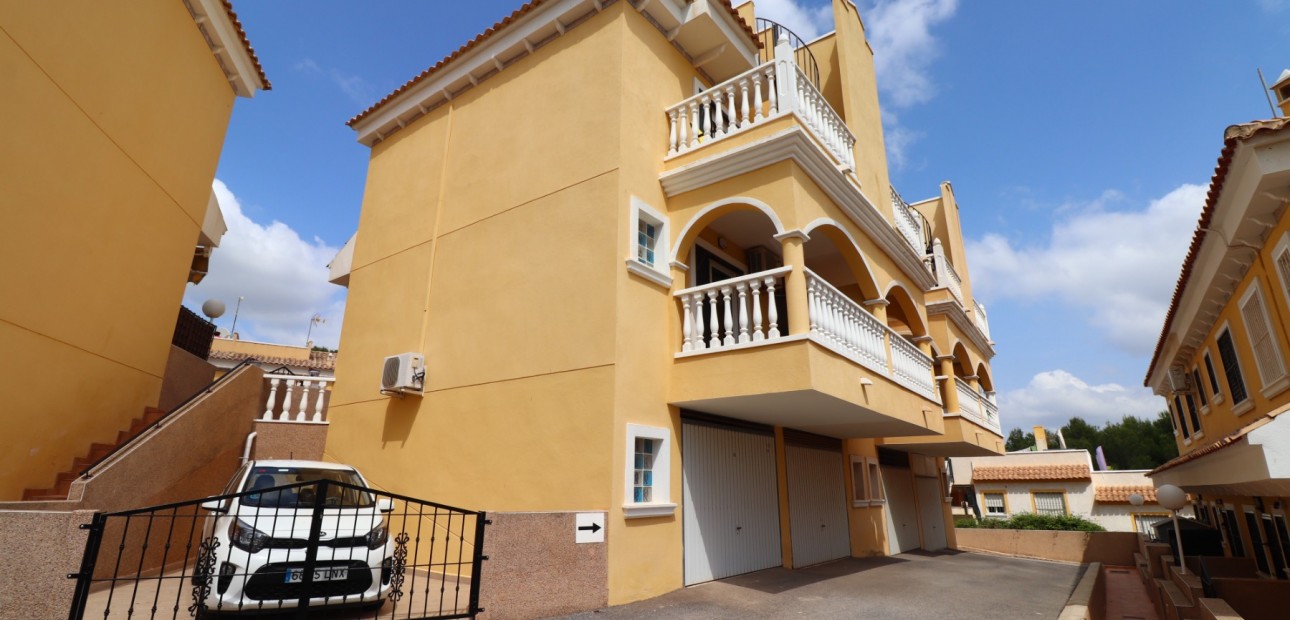 Sale - Townhouse -
Algorfa - La Finca Golf Resort