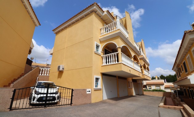 Sale - Townhouse -
Algorfa - La Finca Golf Resort