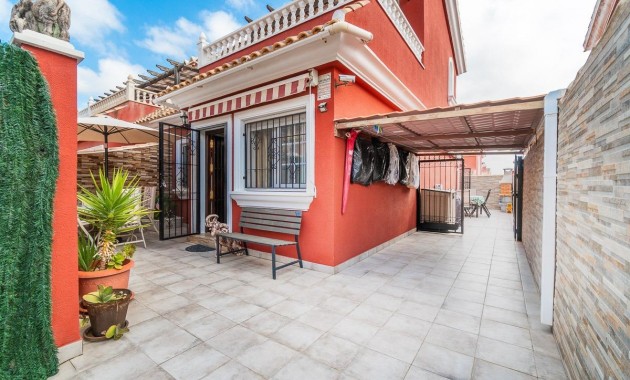 Sale - Terraced house -
Orihuela Costa - PAU 8