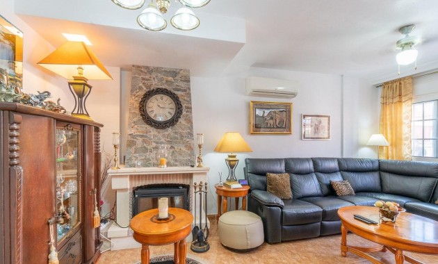Sale - Terraced house -
Orihuela Costa - PAU 8