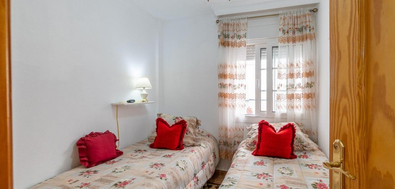 Sale - Terraced house -
Orihuela Costa - PAU 8