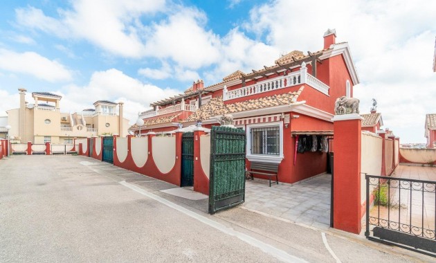 Sale - Terraced house -
Orihuela Costa - PAU 8