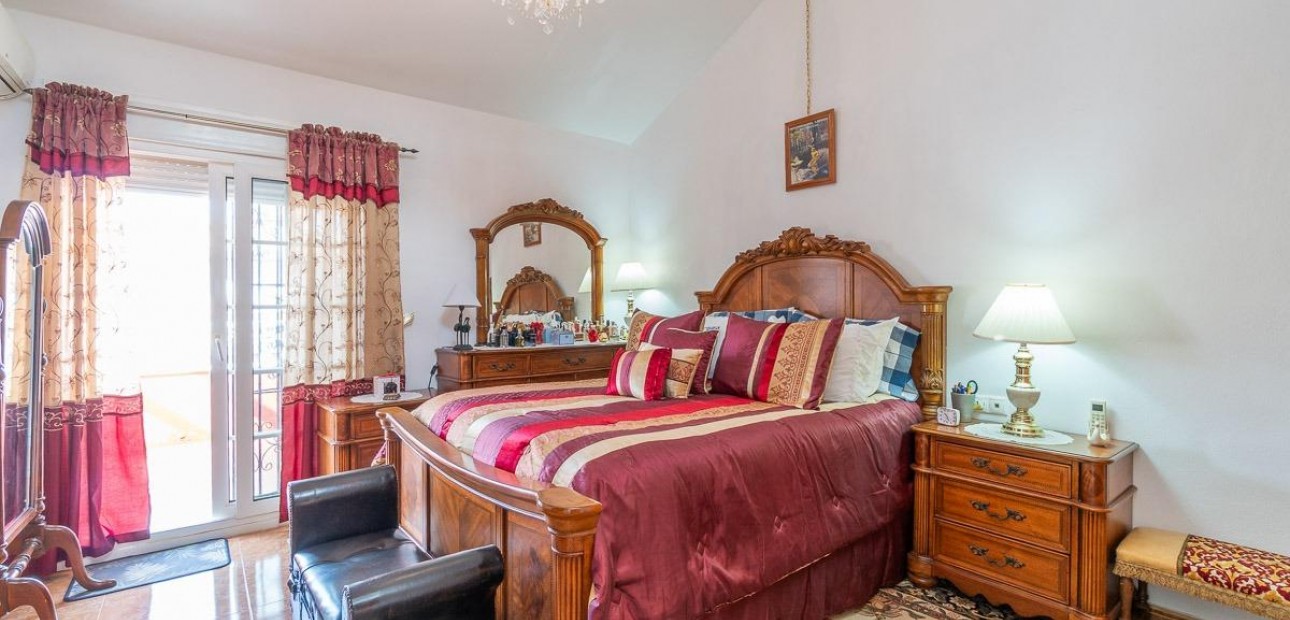 Sale - Terraced house -
Orihuela Costa - PAU 8
