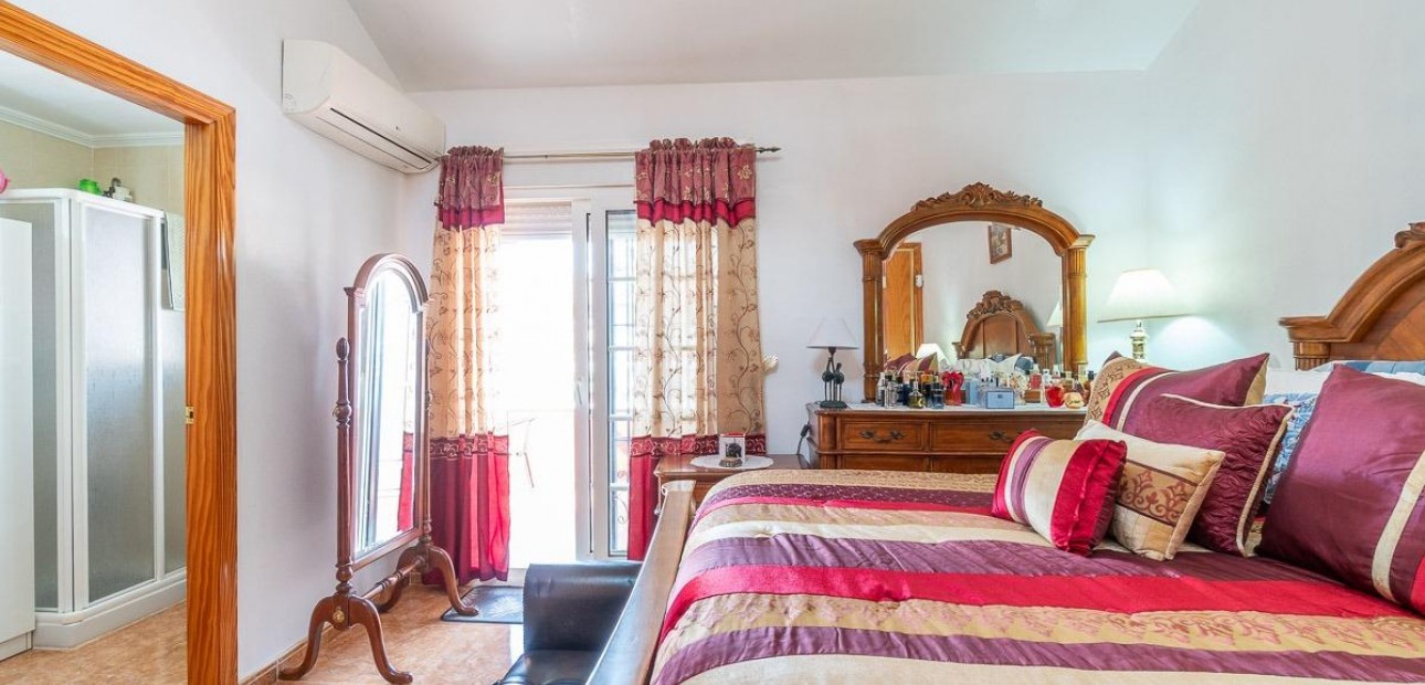 Sale - Terraced house -
Orihuela Costa - PAU 8