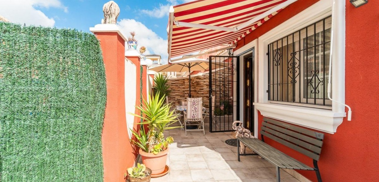 Sale - Terraced house -
Orihuela Costa - PAU 8