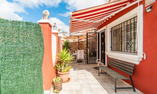 Sale - Terraced house -
Orihuela Costa - PAU 8