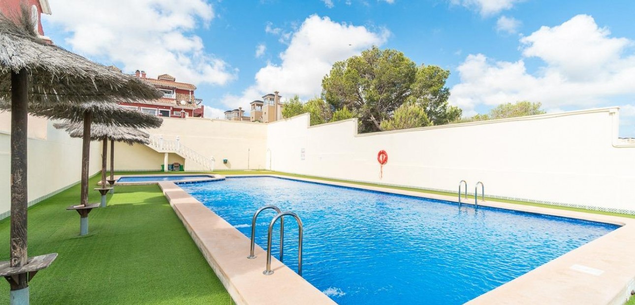 Sale - Terraced house -
Orihuela Costa - PAU 8
