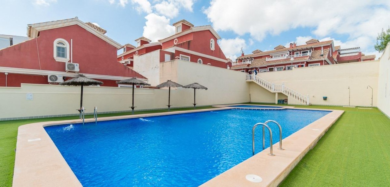 Sale - Terraced house -
Orihuela Costa - PAU 8