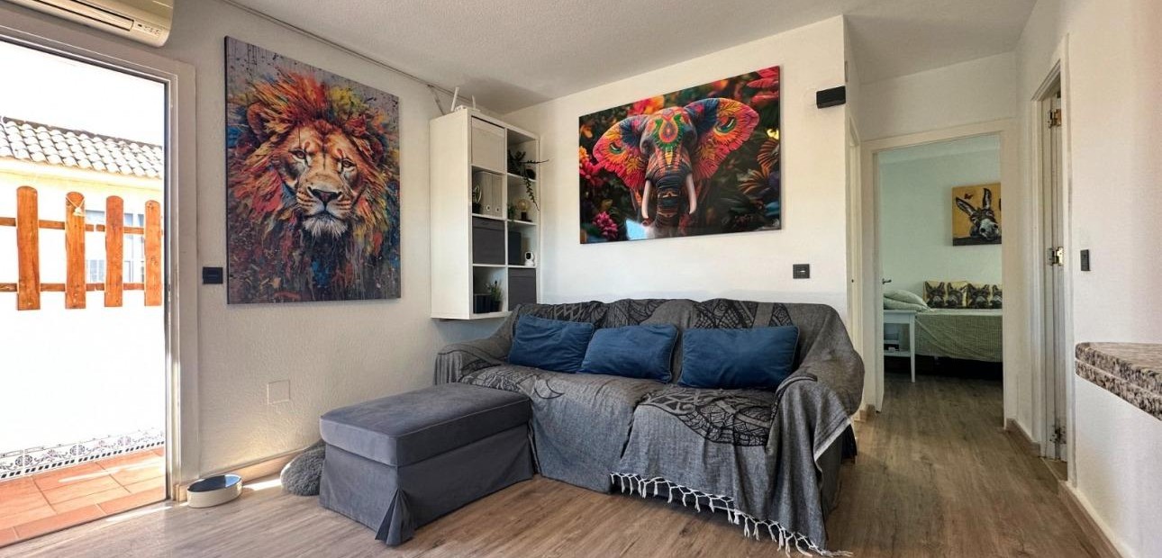 Sale - Bungalow -
Orihuela Costa - La Zenia