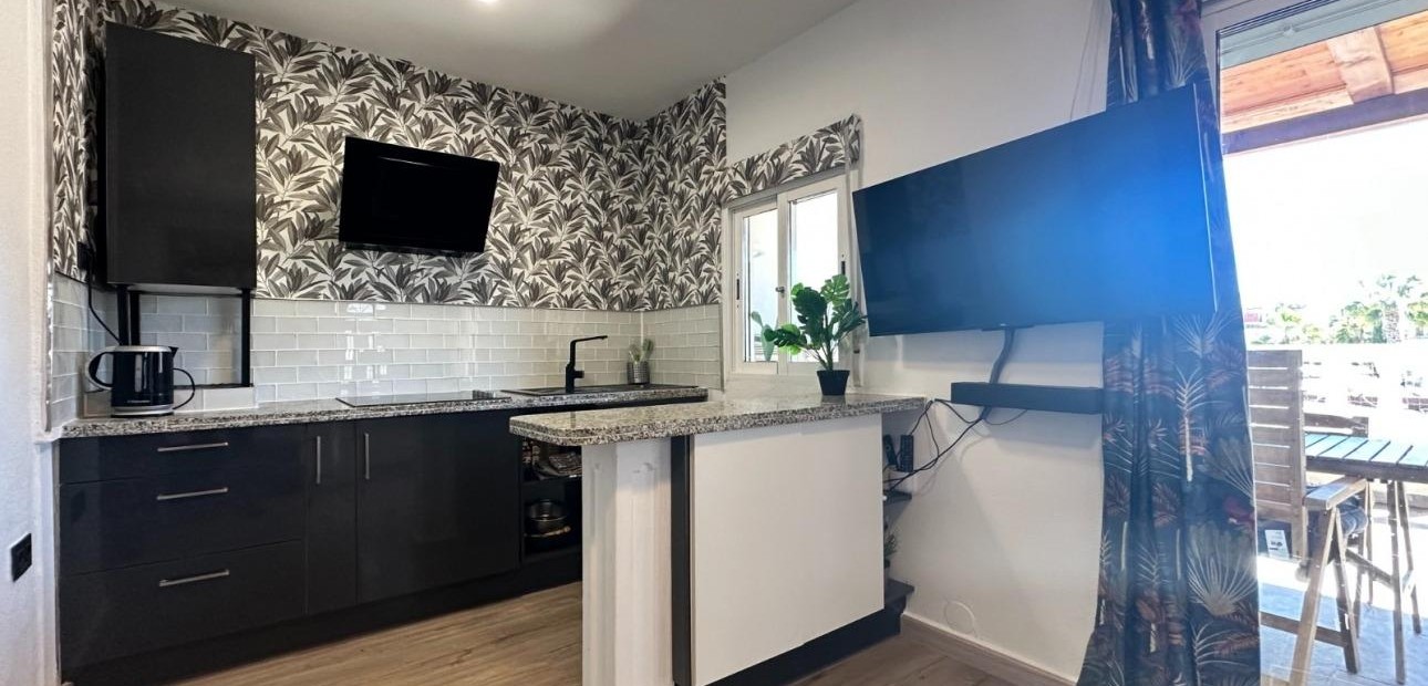 Sale - Bungalow -
Orihuela Costa - La Zenia