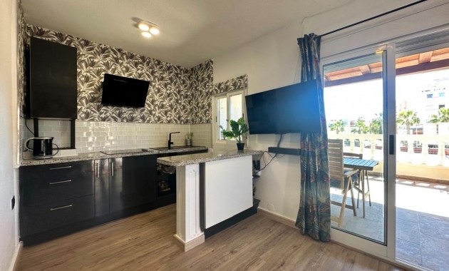Sale - Bungalow -
Orihuela Costa - La Zenia