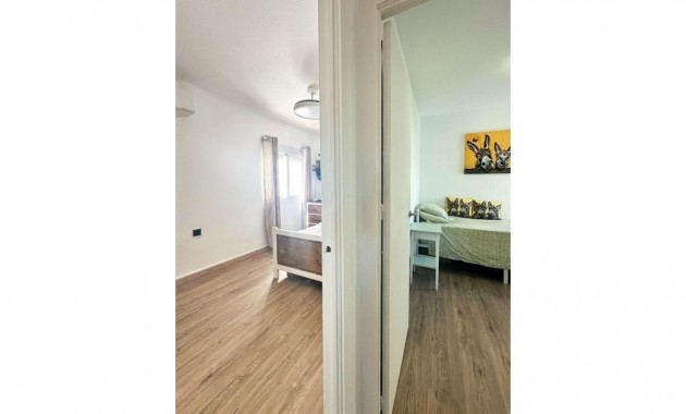 Sale - Bungalow -
Orihuela Costa - La Zenia