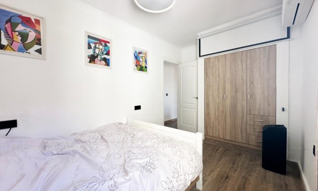 Sale - Bungalow -
Orihuela Costa - La Zenia