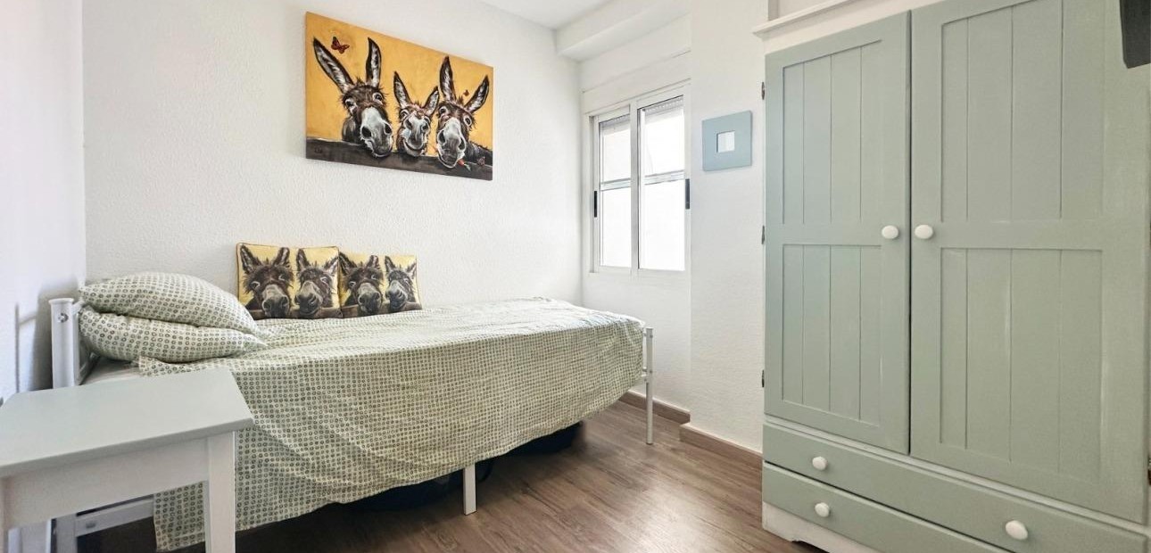 Sale - Bungalow -
Orihuela Costa - La Zenia