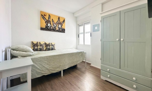 Sale - Bungalow -
Orihuela Costa - La Zenia