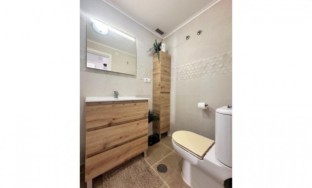 Sale - Bungalow -
Orihuela Costa - La Zenia