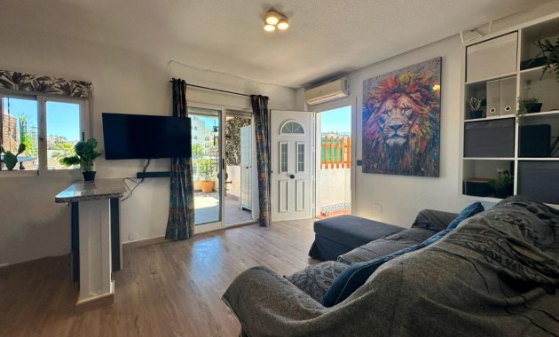 Sale - Bungalow -
Orihuela Costa - La Zenia