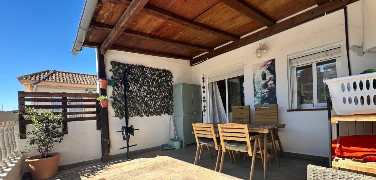 Sale - Bungalow -
Orihuela Costa - La Zenia