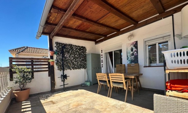 Sale - Bungalow -
Orihuela Costa - La Zenia