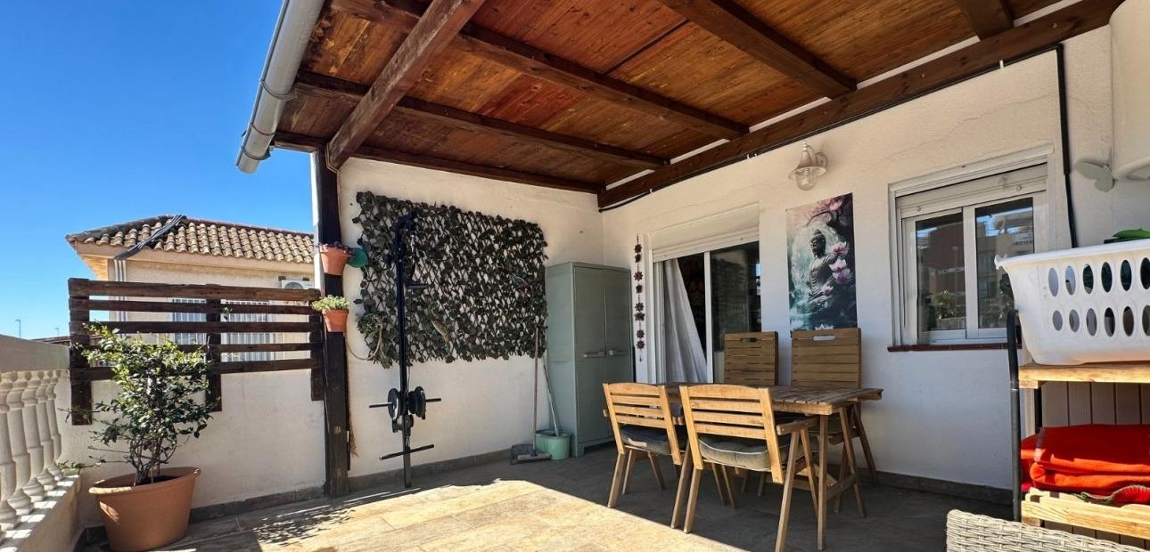 Sale - Bungalow -
Orihuela Costa - La Zenia