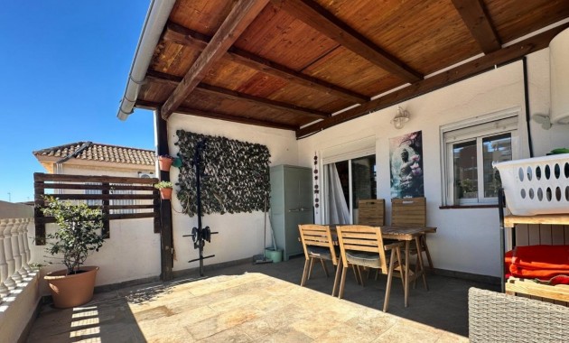 Sale - Bungalow -
Orihuela Costa - La Zenia