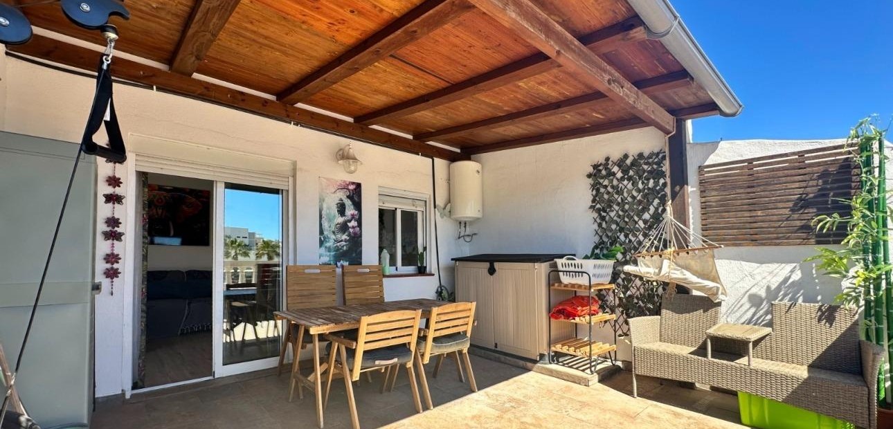 Sale - Bungalow -
Orihuela Costa - La Zenia