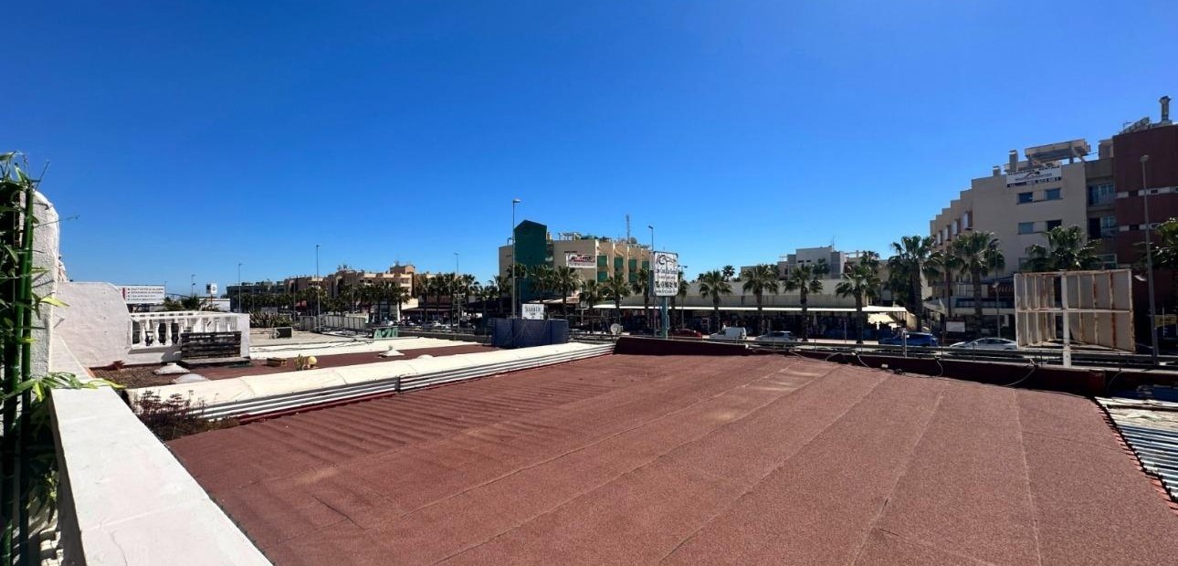 Sale - Bungalow -
Orihuela Costa - La Zenia