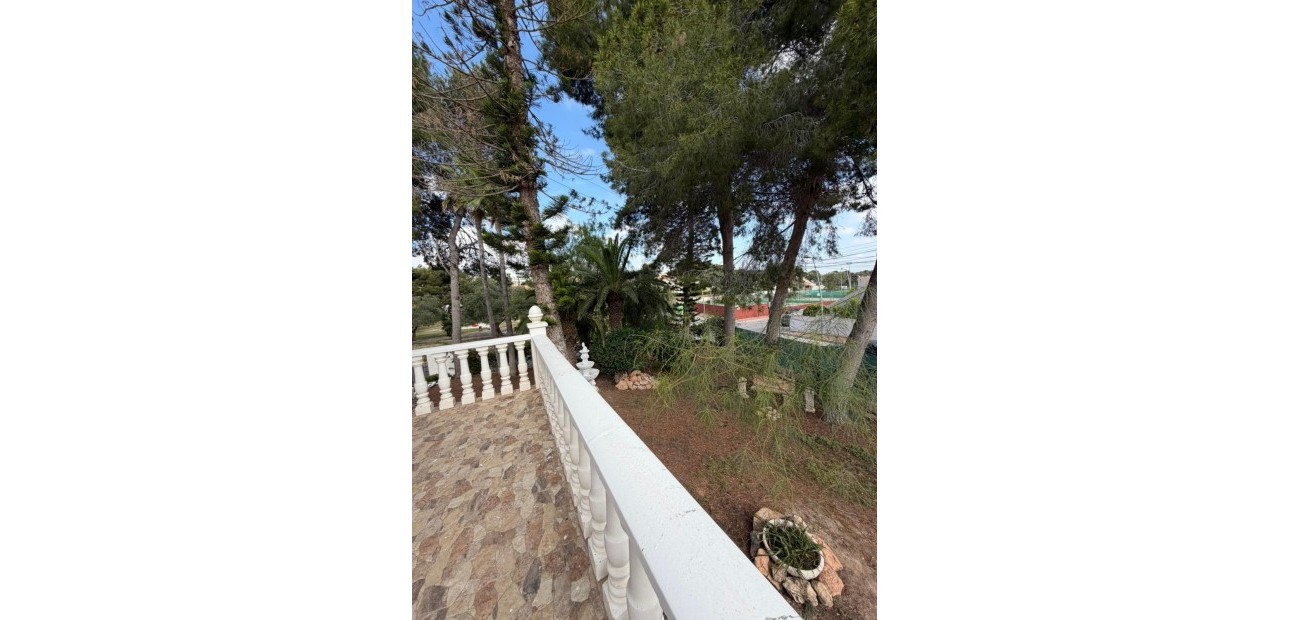 Alquiler a largo plazo - Villa -
Torrevieja - Los Balcones - Los Altos del Edén