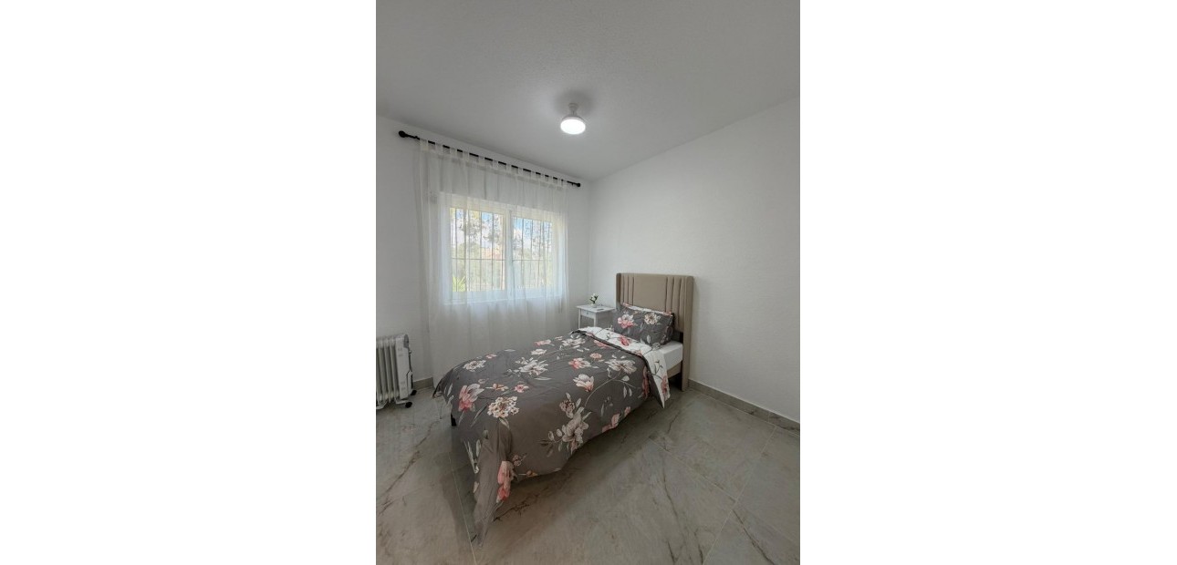 Alquiler a largo plazo - Villa -
Torrevieja - Los Balcones - Los Altos del Edén